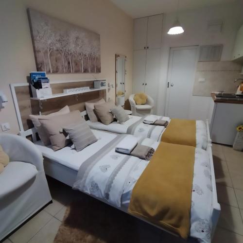 Entrance Apartment Split