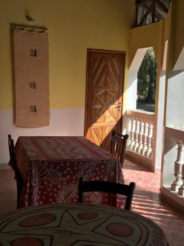 Ein Sitzbereich in der Unterkunft Karamba Lodge
