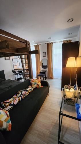Theater APARTMENT