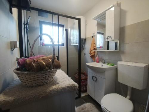 Koupelna v ubytování Relax House EMB