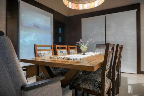 Ruang duduk di Aparts Calafate Suites