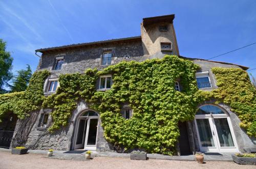 Foto dalla galleria di Le Moulin des Poètes a Malauzat