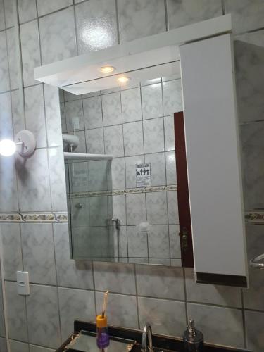Bilik mandi di SUÍTE ÔMEGA