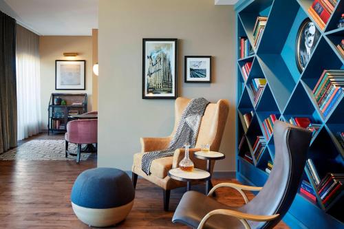 Hotel Zachary, Chicago, a Tribute Portfolio Hotel Image