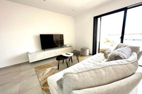 Bright 70m with sea view – Photos 2
