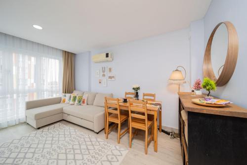 Centrally Located Flat with Pool in Antalya