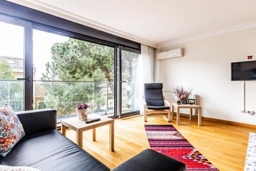 Spacious Cozy Home in Uskudar Near Harem Harbor
