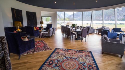 Χώρος καθιστικού στο Valldal Fjordhotell - by Classic Norway Hotels