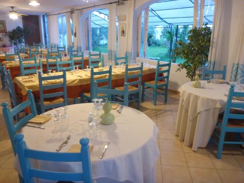 Ristorante o altro punto ristoro di Hotel S'Ortale Possibilità di Parcheggio interno e Ristorante all'aperto