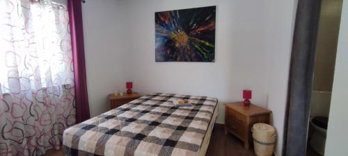 Postel nebo postele na pokoji v ubytování Kyrios Lounge restful studio with private pool and car available