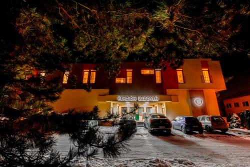 Penzión Ľadoveň SKVELÁ KUCHYŇA A RODINNÁ ATMOSFÉRA