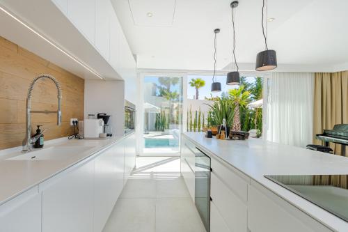 Unique & Luxurious Villa With Heated Pool, Gym & C