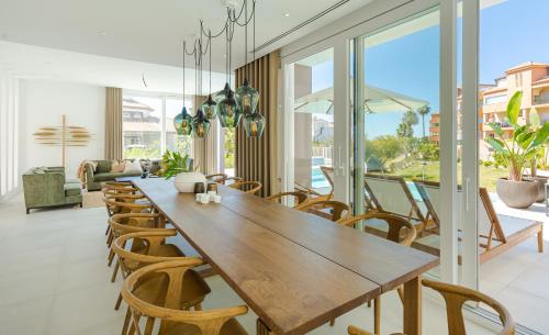 Unique & Luxurious Villa With Heated Pool, Gym & C