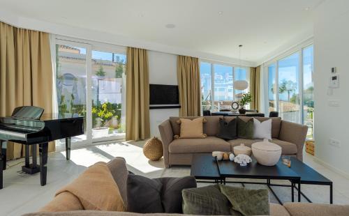 Unique & Luxurious Villa With Heated Pool, Gym & C