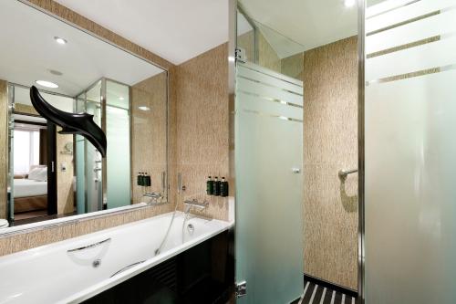 Ванная комната в Melia Barcelona Sarriá