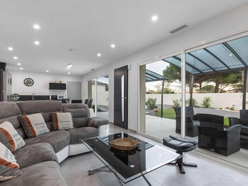 Villa T4 climatisée avec jardin, jacuzzi et Free WiFi à 600 m de la plage