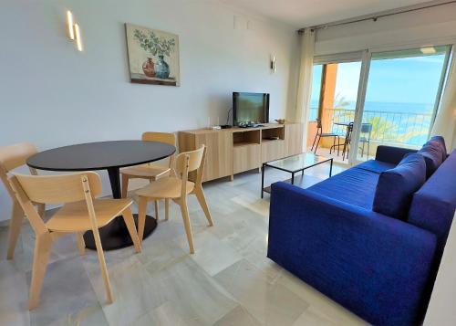 Diana 206. Completely Renovated Apartment on the Beachfront.