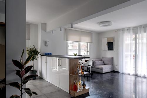 The Black Marble - Sea View, 2BR, 2BA in Paleo Faliro