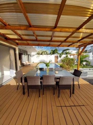 Un balcón o terraza en Cosy Villa