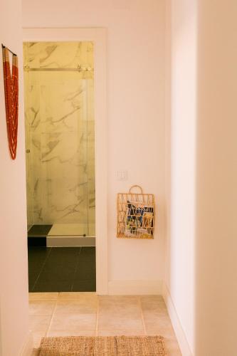 President Pais Apartment