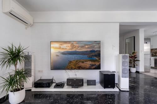 The Black Marble - Sea View, 2BR, 2BA in Paleo Faliro