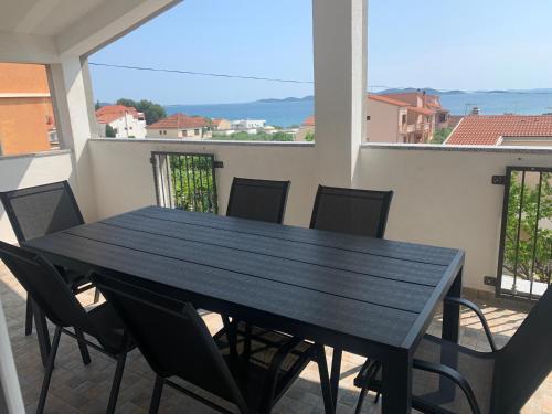 Apartman Arijana s pogledom na more za 6 osoba