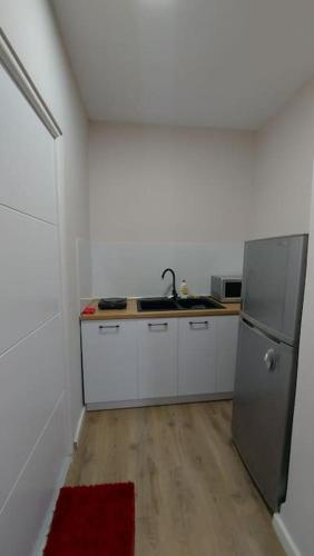 Dapur atau dapur kecil di Tranquil Oasis for Two
