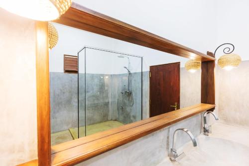 Ένα μπάνιο στο Nos Da Ty Hotel