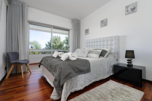 Deluxe 4BDR House W/ Pool by LovelyStay
