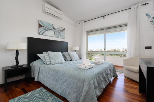Deluxe 4BDR House W/ Pool by LovelyStay