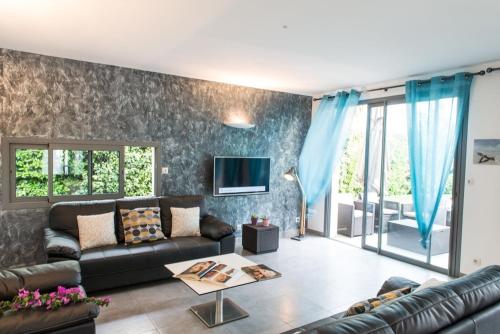 Villa des Arts, 100 meters from the sea, Swimming pool, Wifi, Air conditioning and 6 Bikes