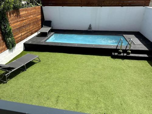 Πισίνα στο ή κοντά στο Confort et Style Maison Cosy 3 Chambres Narbonne