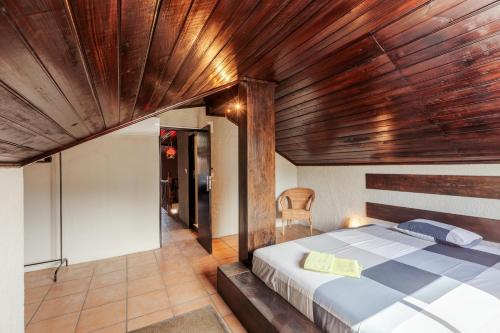 Postel nebo postele na pokoji v ubytování Aroeira Pool House by Lisbon-Coast vacation