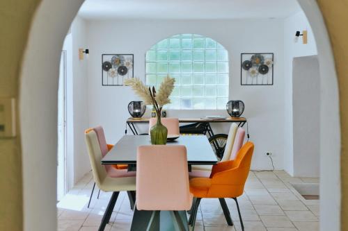Charming house with pool and garden access – Photos 2