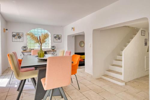 Charming house with pool and garden access – Photos 3