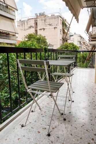 The Athenian Hideaway 2- Bedroom apartment in Thiseio