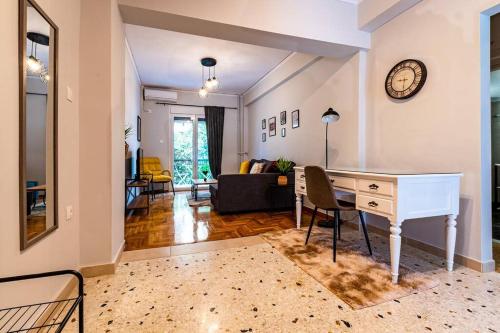 The Athenian Hideaway 2- Bedroom apartment in Thiseio