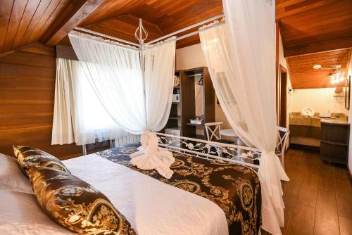 Postel nebo postele na pokoji v ubytování Hotel Kehl Haus