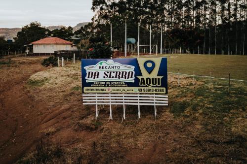 Certifikát, hodnocení, plakát nebo jiný dokument vystavený v ubytování Recanto da Serra Chalé 01
