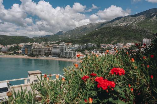 Gallery image of Apartment near Ponta Nova of Rafailovici in Becici