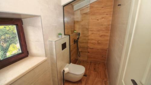 Ένα μπάνιο στο Casa Capris