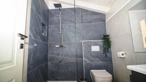 Ένα μπάνιο στο Casa Capris
