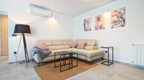 Χώρος καθιστικού στο Casa Capris