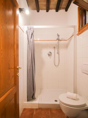 Bilik mandi di Agriturismo Boschi di Montecalvi