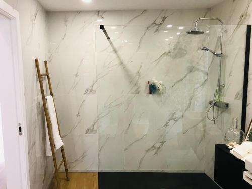 Central Guest Houseにあるバスルーム