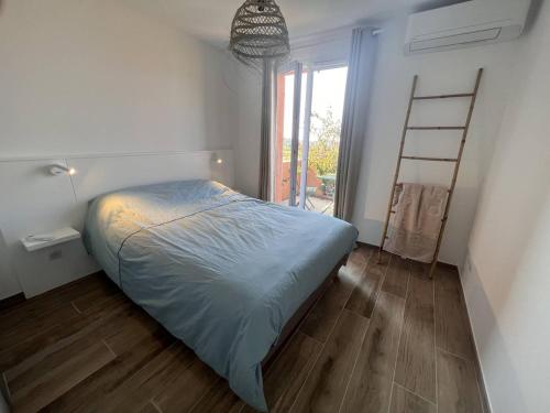 Postel nebo postele na pokoji v ubytování Maison rénovée avec jardin et climatisation, proche vignes - FR-1-726-28