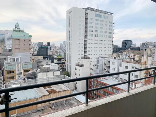 Shinjuku 2min walk! Shinjuku kabukicho 歌舞伎町! 车站步行2分! 2个卧室公寓! 新装修公寓!干湿分离! 智能马桶! 高速无限制网路1XX1