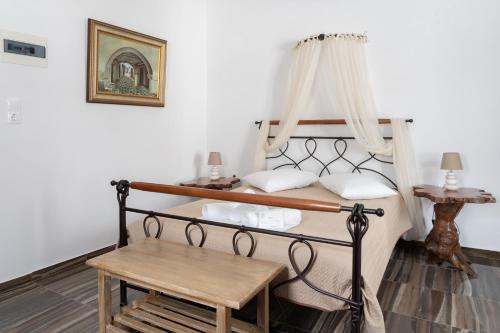 Gambar di galeri bagi Alexandros by the Beach - Serifos di Livadakia