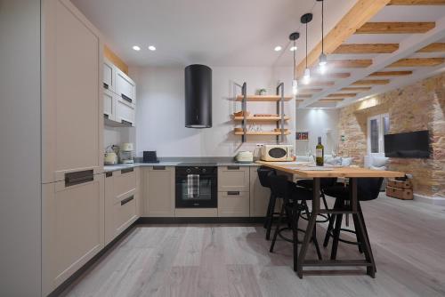 Corfu Venetian Luxury Apartment