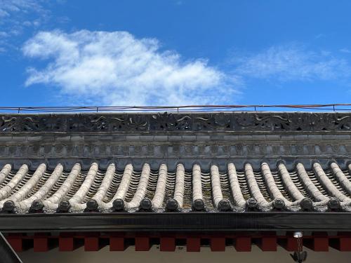 a close up of the roof of a building at Joke Inn in Xi'an
